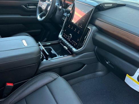 New 2026 GMC Yukon XL Denali image 14