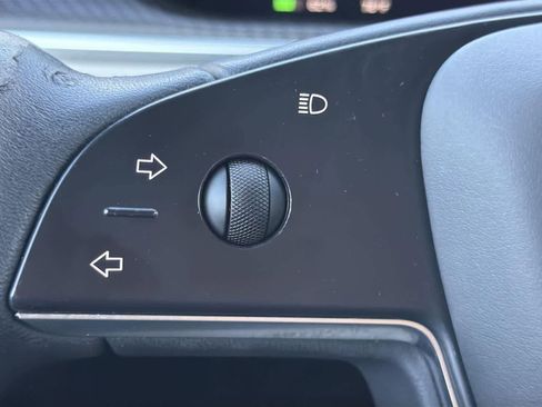 Used 2023 Tesla Model X Plaid image 11