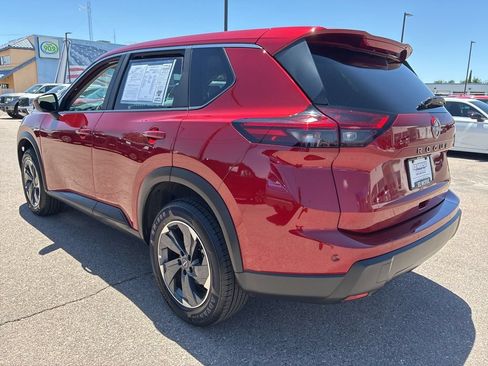 Used 2025 Nissan Rogue SV FWD image 3