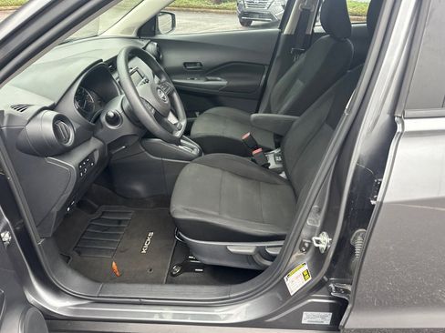 Used 2024 Nissan Kicks S image 9