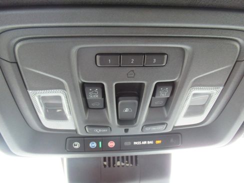 Used 2024 GMC Sierra 2500 AT4X AWD/4WD image 32