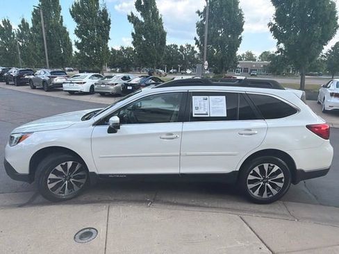 Used 2017 Subaru Outback 2.5i Limited AWD/4WD image 4