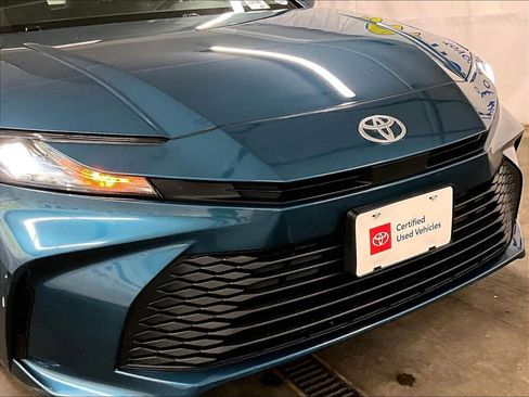 Used 2025 Toyota Camry LE FWD image 30