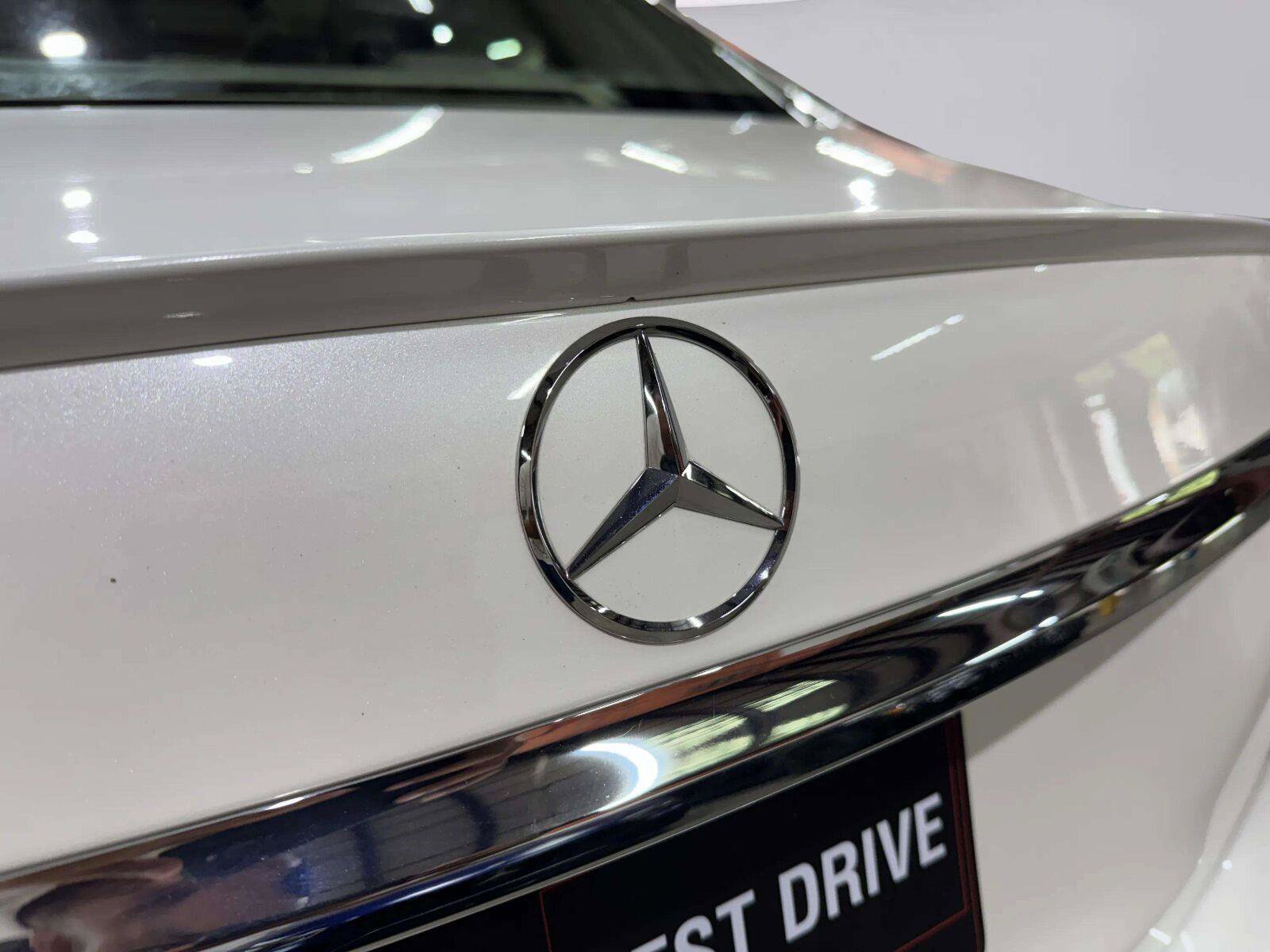 Used 2017 Mercedes-Benz E 300 image 17