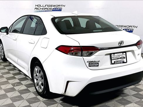 Used 2026 Toyota Corolla LE FWD image 8