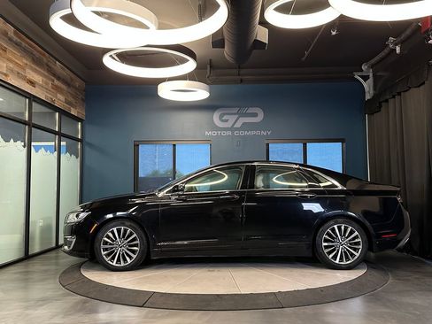 Used 2019 Lincoln MKZ Reserve FWD image 6