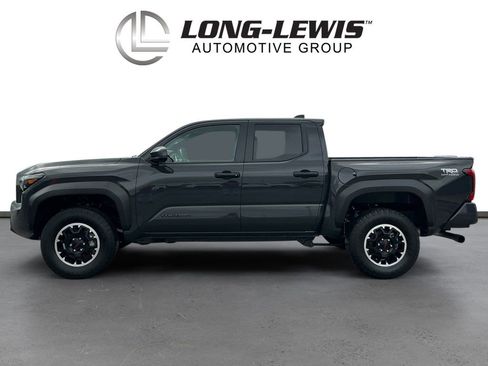 Used 2025 Toyota Tacoma TRD Off-Road image 2
