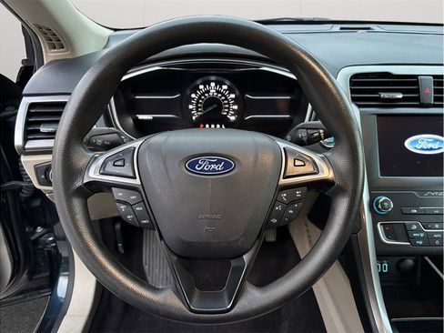 Used 2020 Ford Fusion SE image 23