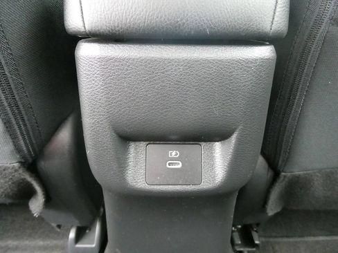 Used 2024 Nissan Versa SV w/ Trunk Package FWD image 18