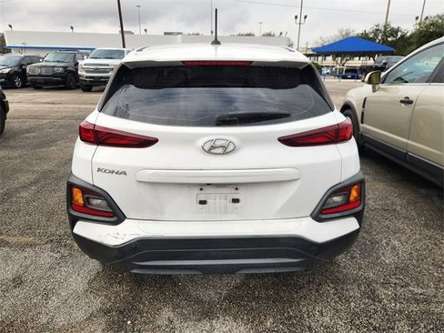 Used 2021 Hyundai Kona SE image 10