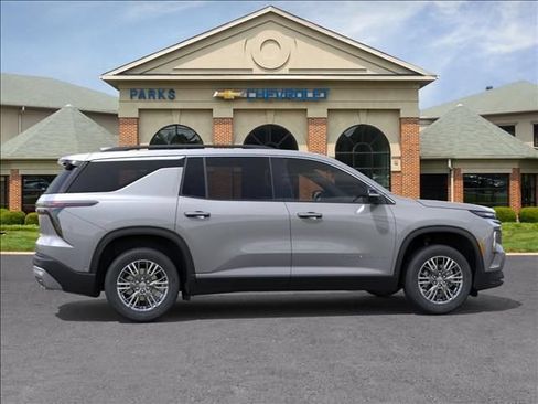 New 2026 Chevrolet Traverse LT w/ Driver Confidence Package FWD image 6