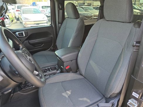 Used 2025 Jeep Wrangler Sport image 13