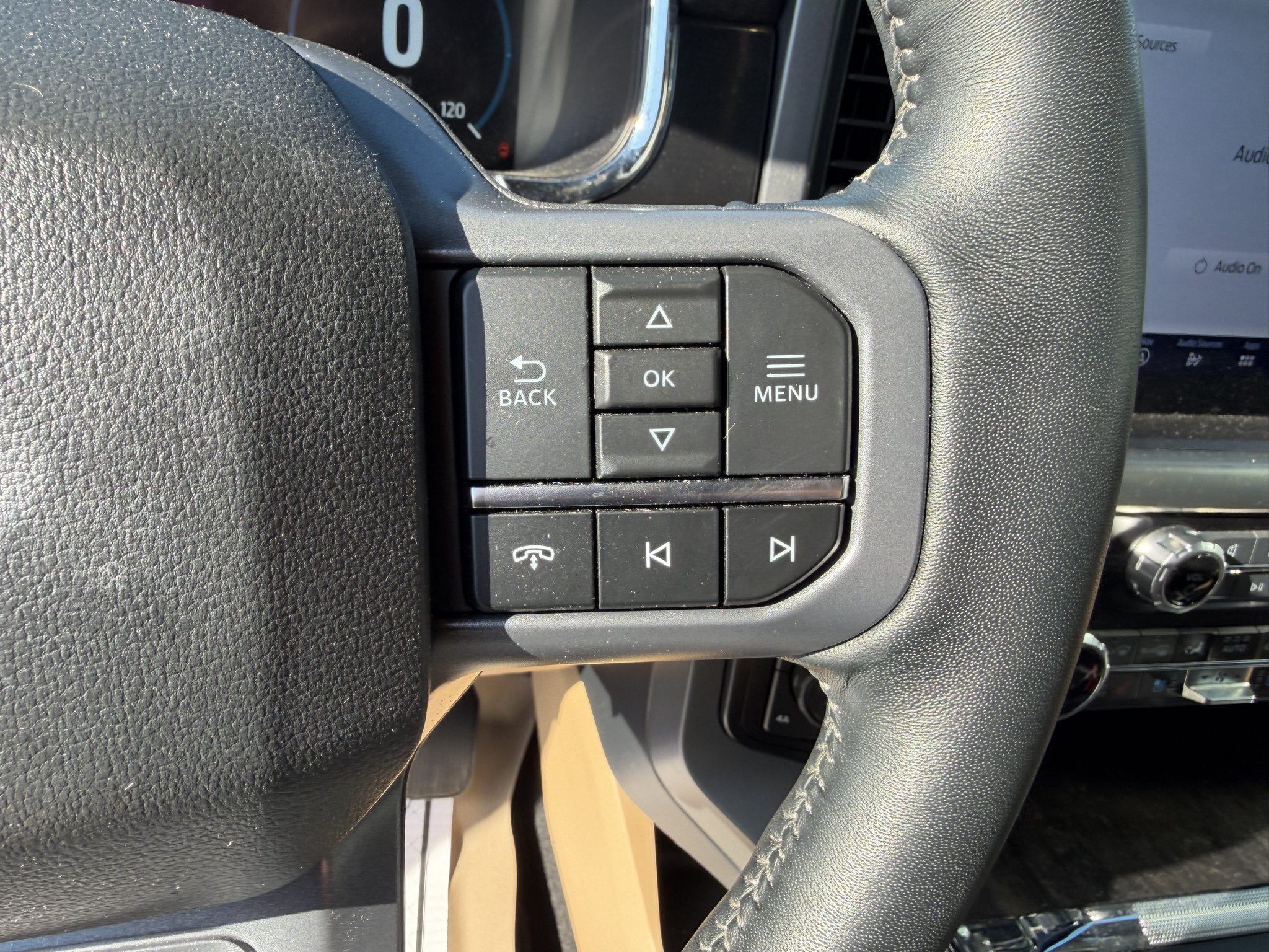 Used 2023 Ford F150 Lariat w/ Trailer Tow Package AWD/4WD image 10