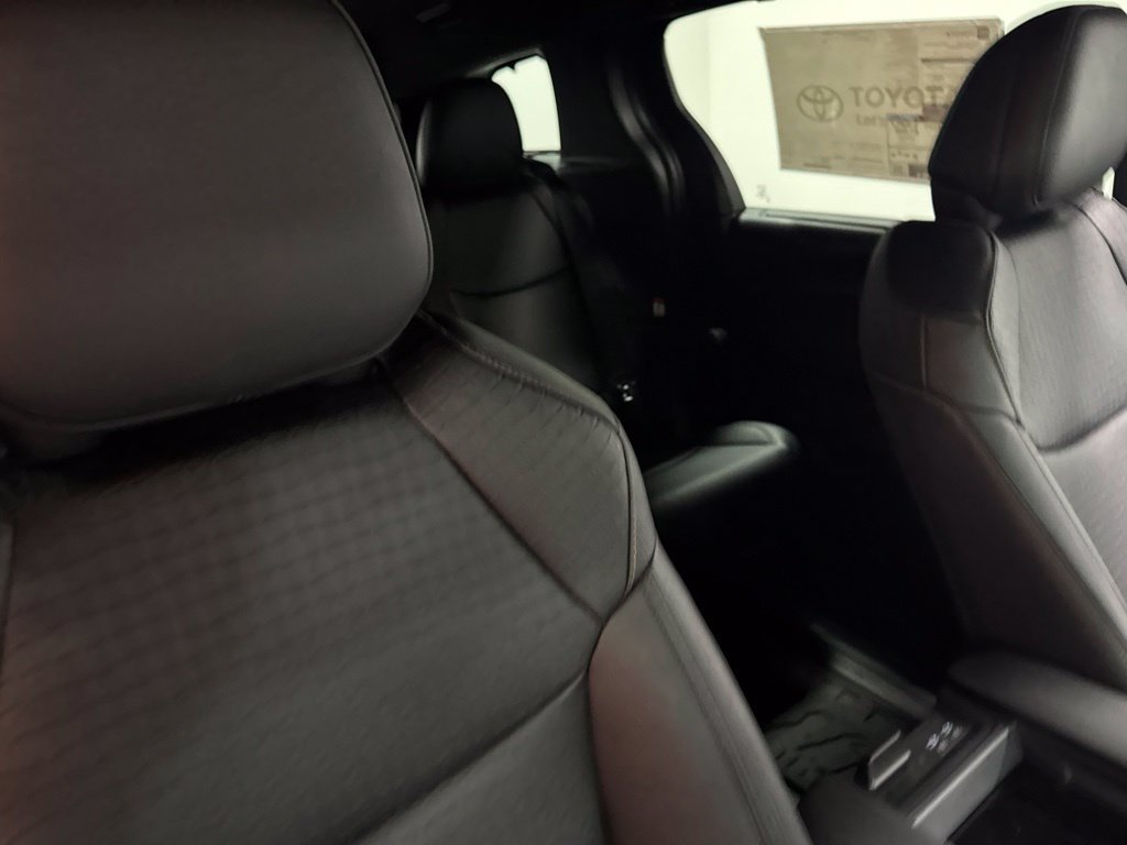 New 2026 Toyota Sienna XLE Woodland Edition AWD/4WD image 38