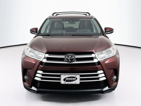 Used 2019 Toyota Highlander XLE AWD/4WD image 7