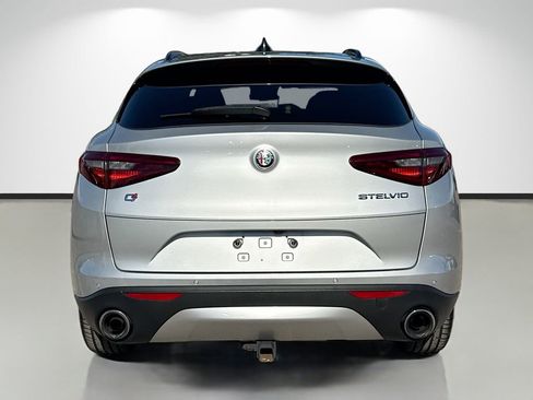 Used 2018 Alfa Romeo Stelvio Ti Sport image 4