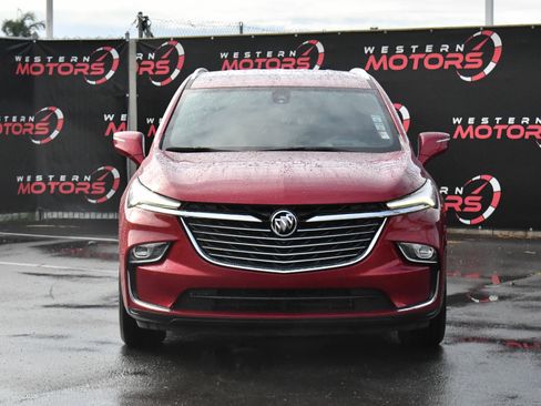 Used 2024 Buick Enclave Premium image 2
