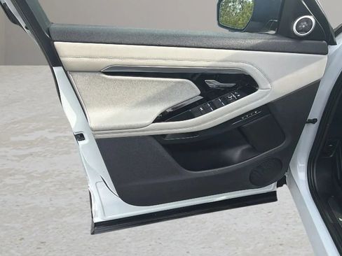 Used 2020 Land Rover Range Rover Evoque R-Dynamic S image 47