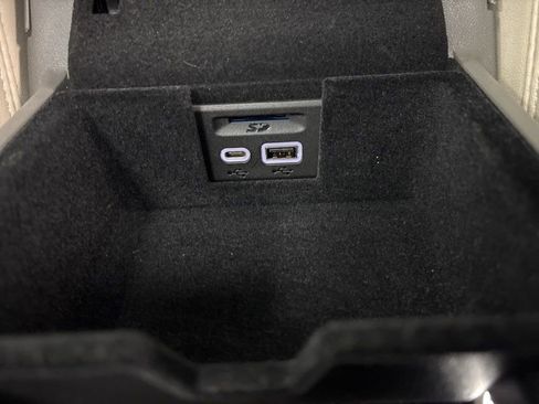 Used 2022 Cadillac XT5 Premium Luxury image 38