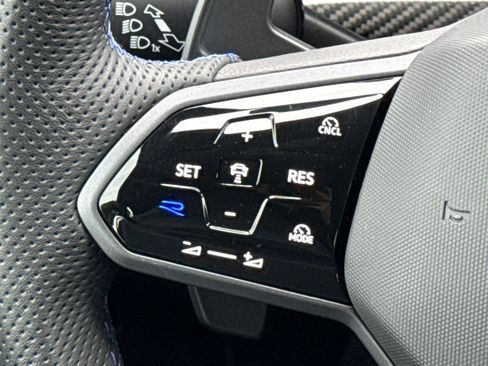 Used 2025 Volkswagen Golf R Black Edition image 19