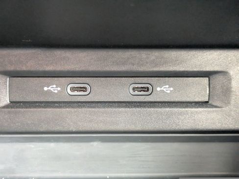 Certified 2021 Volkswagen Tiguan SE image 21