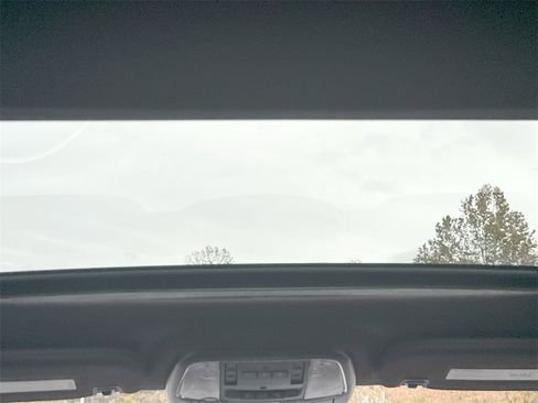 Used 2019 Jeep Grand Cherokee Overland image 16