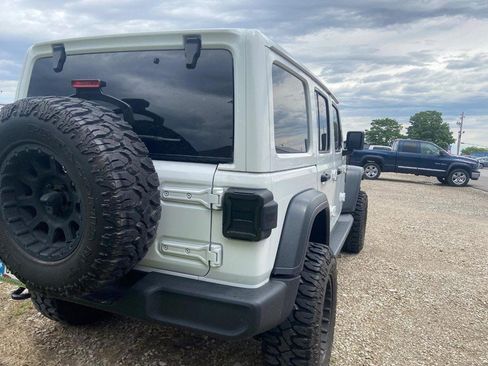 Used 2019 Jeep Wrangler Unlimited Sport S AWD/4WD image 5
