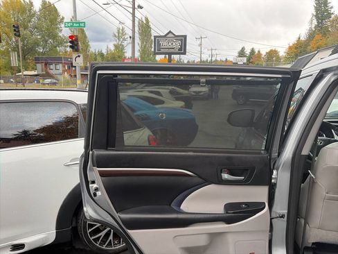 Used 2015 Toyota Highlander Limited Platinum image 21