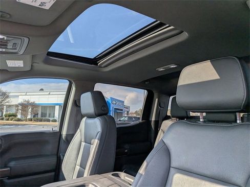 Used 2021 Chevrolet Silverado 1500 LT Trail Boss w/ Convenience Package II image 18