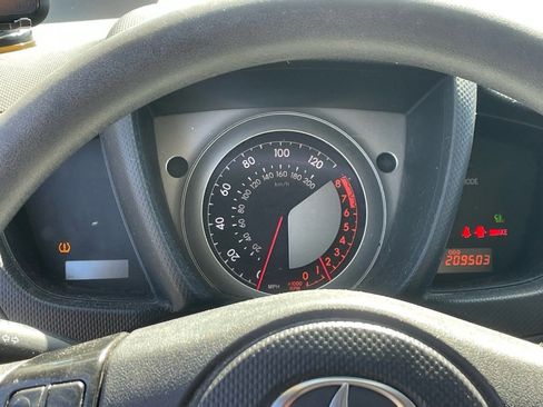 Used 2010 Scion xD image 7