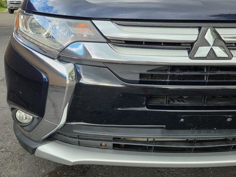 Used 2017 Mitsubishi Outlander SEL image 32