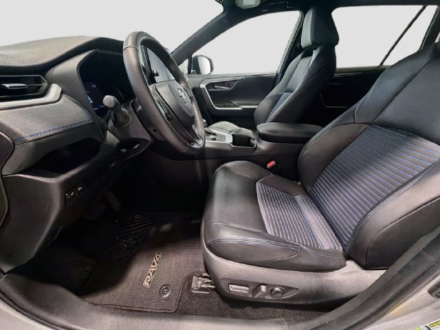 Used 2024 Toyota RAV4 XSE AWD/4WD image 19