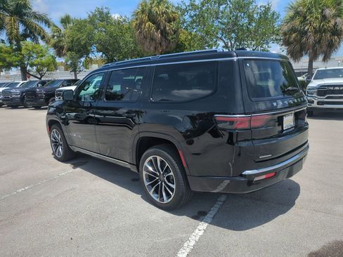 Used 2023 Jeep Wagoneer Series III w/ Premium Group I AWD/4WD image 8