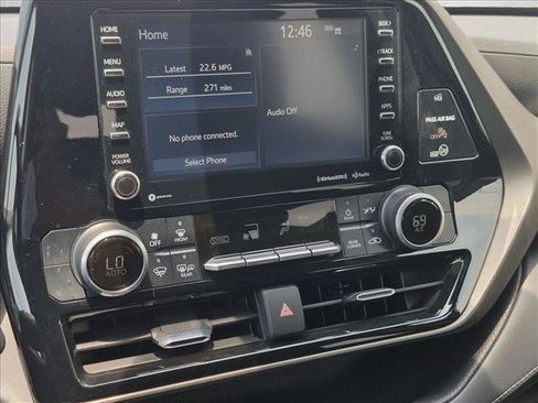 Used 2021 Toyota Highlander LE AWD/4WD image 13