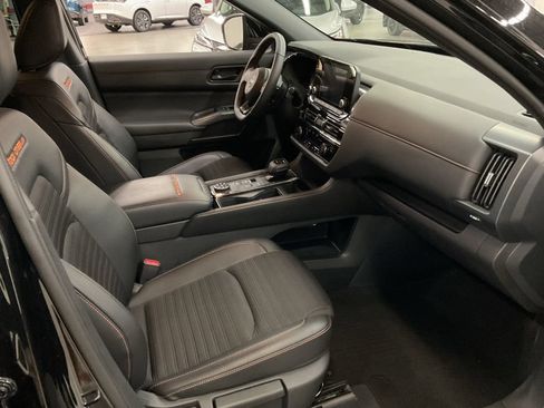 Used 2025 Nissan Pathfinder Rock Creek AWD/4WD image 18