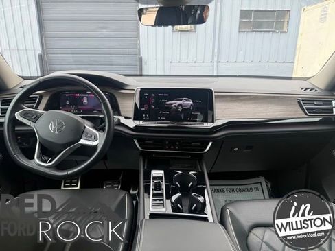 Used 2024 Volkswagen Atlas SEL Premium R-Line AWD/4WD image 25