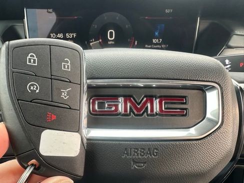 Used 2024 GMC Acadia AT4 image 61