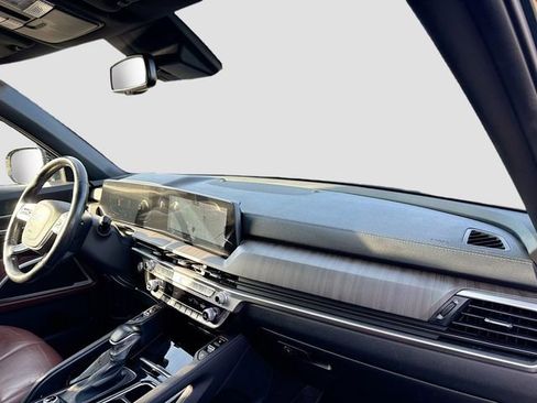 Used 2023 Kia Telluride EX w/ EX Captain's Chair Package image 34