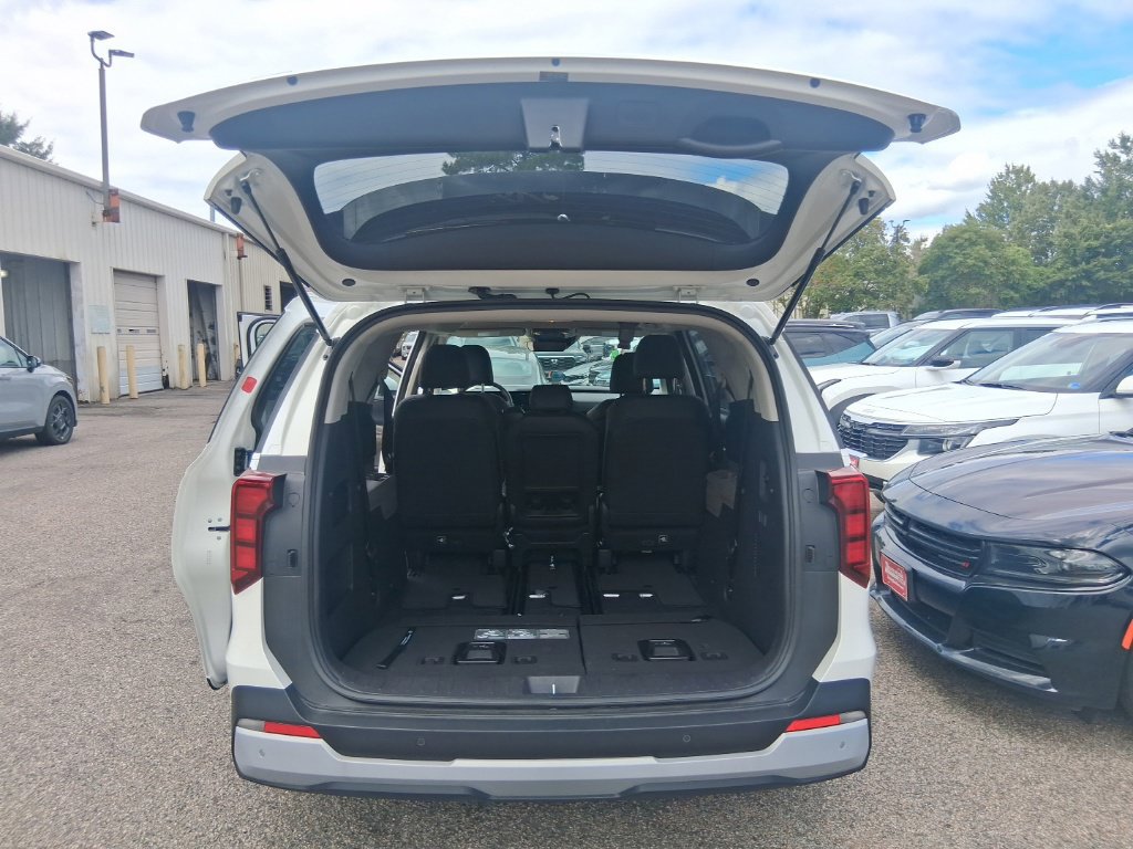 Certified 2026 Kia Carnival FWD image 18