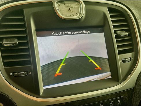 Used 2014 Chrysler 300 C RWD image 23
