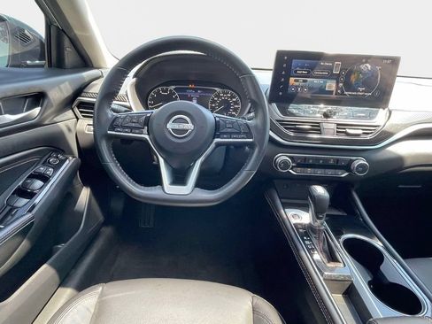 Used 2023 Nissan Altima 2.5 SR w/ SR Premium Package FWD image 12