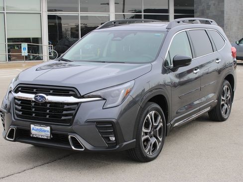 Used 2025 Subaru Ascent Touring image 1