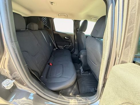 Used 2020 Jeep Renegade Latitude AWD/4WD image 23