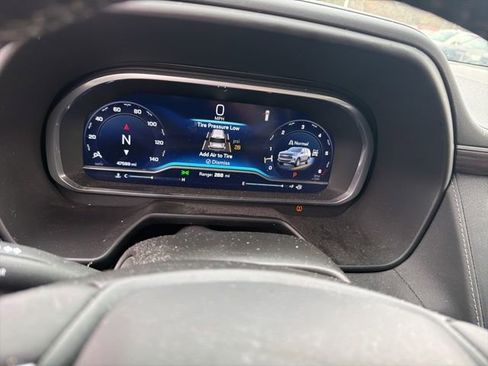 Used 2023 Chevrolet Tahoe LT w/ LT Signature Package image 11