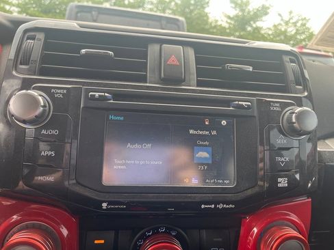 Used 2018 Toyota 4Runner TRD Off-Road AWD/4WD image 14