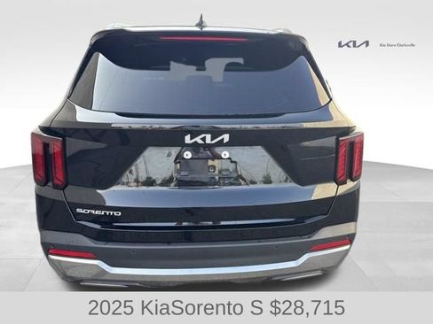 Used 2025 Kia Sorento S FWD image 7