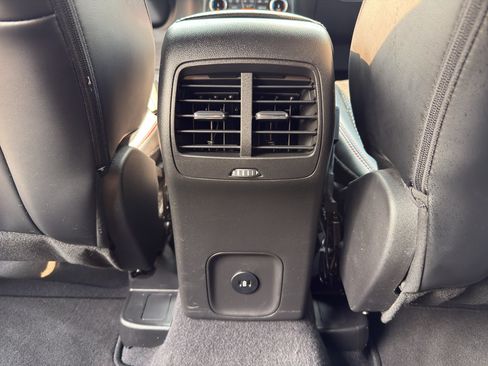 Used 2025 Ford Escape Platinum AWD/4WD image 23