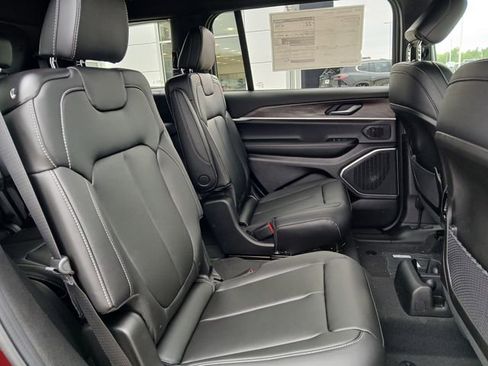 New 2026 Jeep Grand Cherokee L Limited AWD/4WD image 17