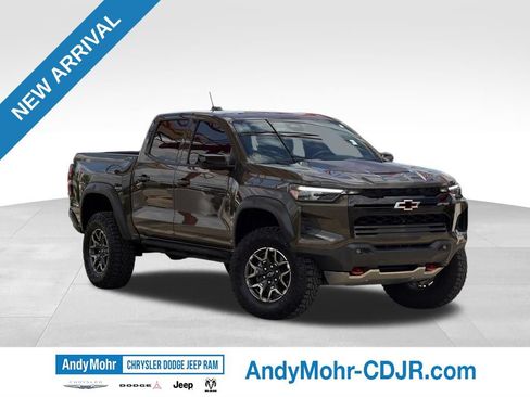 Used 2024 Chevrolet Colorado ZR2 w/ ZR2 Convenience Package III AWD/4WD image 1