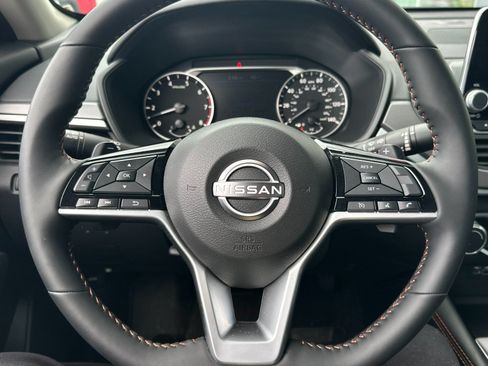 Used 2025 Nissan Altima 2.5 SR AWD/4WD image 21